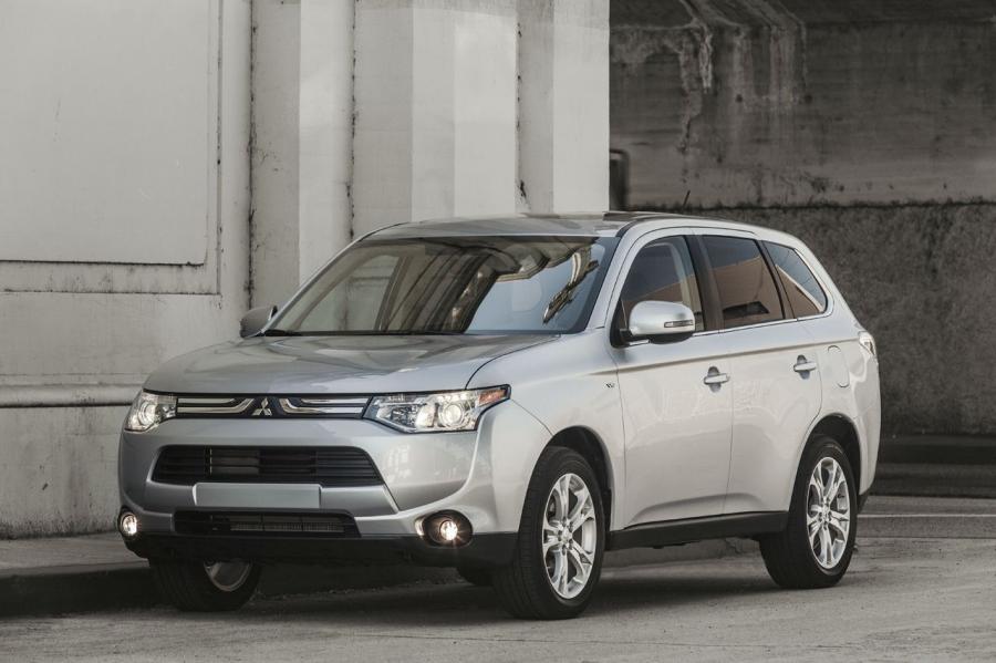  Mitsubishi Outlander 2014 года  (фото 76 из 136)